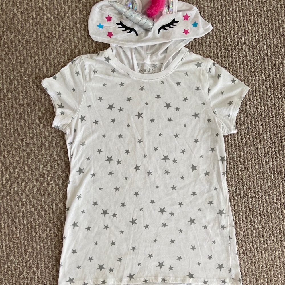 Wound Up Star Shirt with Unicorn Hood Size L